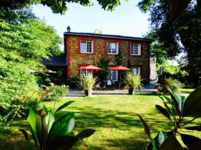  Bed & Breakfast La Clepsydre  Фонтене-Окс-Роз